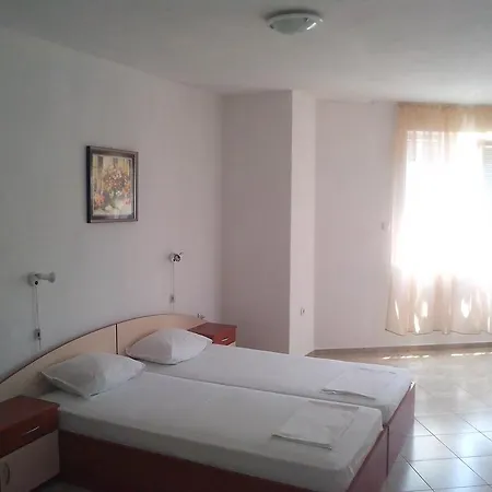 Krasi ゲストハウス チェルノモレツ