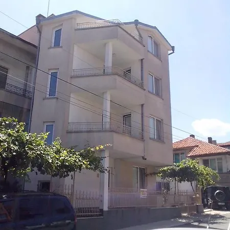 بيت ضيافة Krasi