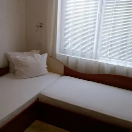 ゲストハウス Krasi 3*