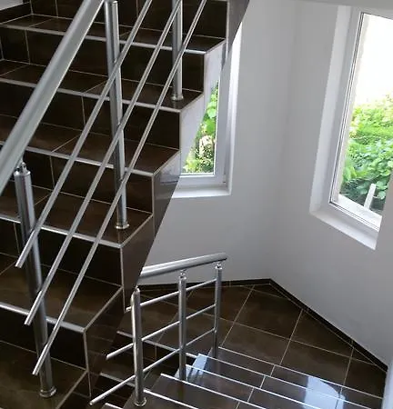 ゲストハウス Krasi 3*